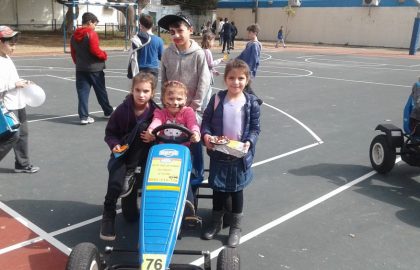 חגגנו יום הפניניג – שוק פורים הילדים טיילו ונהנו בין החדרים.