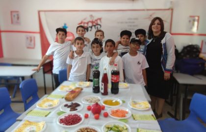 כיתה ד'1 עורכת שולחן חג מדהים!