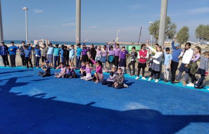 אורח באשדוד-תלמידי כיתות ג'-ו' יצאו לצפות בפלמינגו שנחת כאן.- הילדים בכיתה למדו על הפלמינגו תופעת נדידת הצפורים ויצאו לחוות במציאות וחזרו מלאי הנאה!