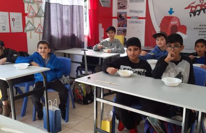 תודה רבה למנהלת המסורה שלנו שכיבדה אותנו במרק חם לכבוד טו' בשבט!