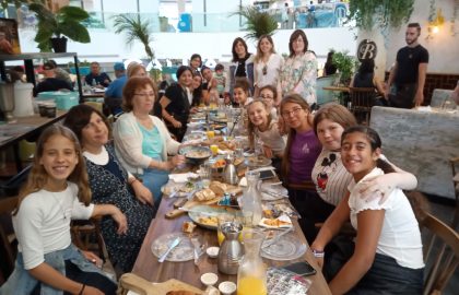 חגגנו סיום שנה במסעדה עם המחנכת והמנהלת, קשה לנו הפרידה !