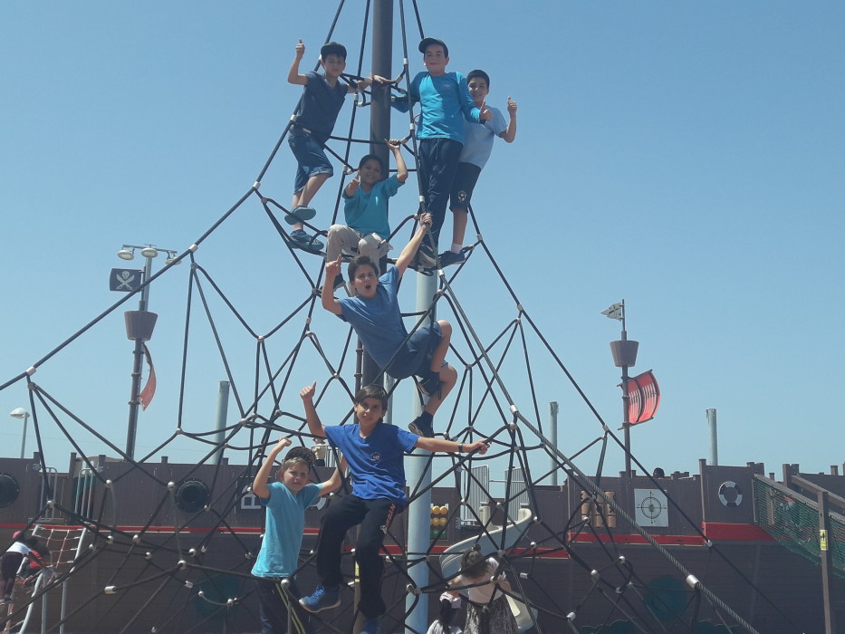 כיתה ה'1 קיבלה פרס הצטיינות על למידה והתנהגות טובה ונסעו לפארק הפיראטים היה מקסים!!תודה רבה למנהלת היקרה על הפינוק!