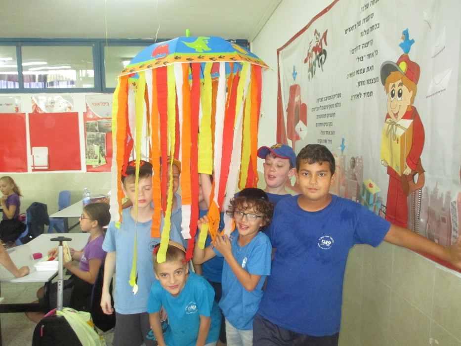 כיתה ד' בשיעור אומנות