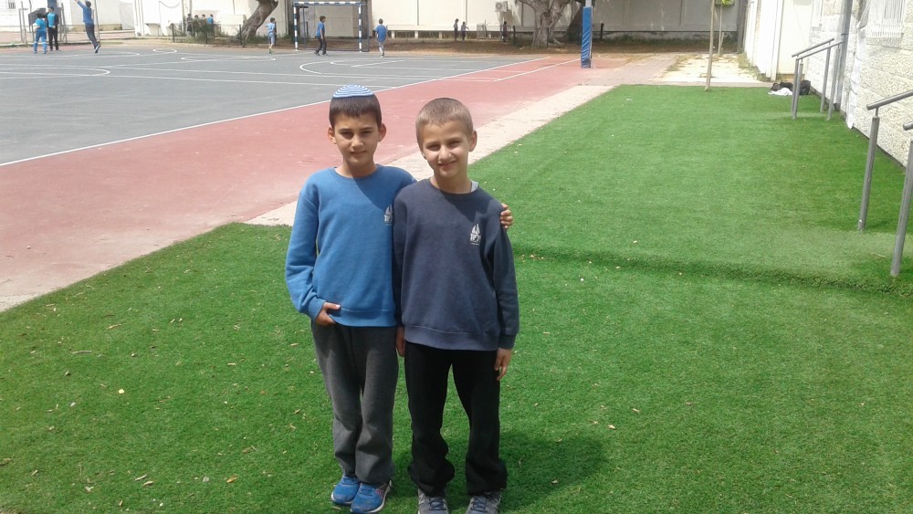 ברכת מזל טוב חמה ולבבית לאביתר ואיתי להולדת האח המתוק- איתן.הרבה נחת להורים היקרים נטלי ורפי