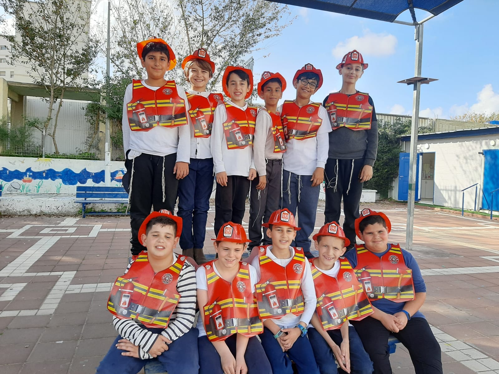 כיתה ד' מחופשת.