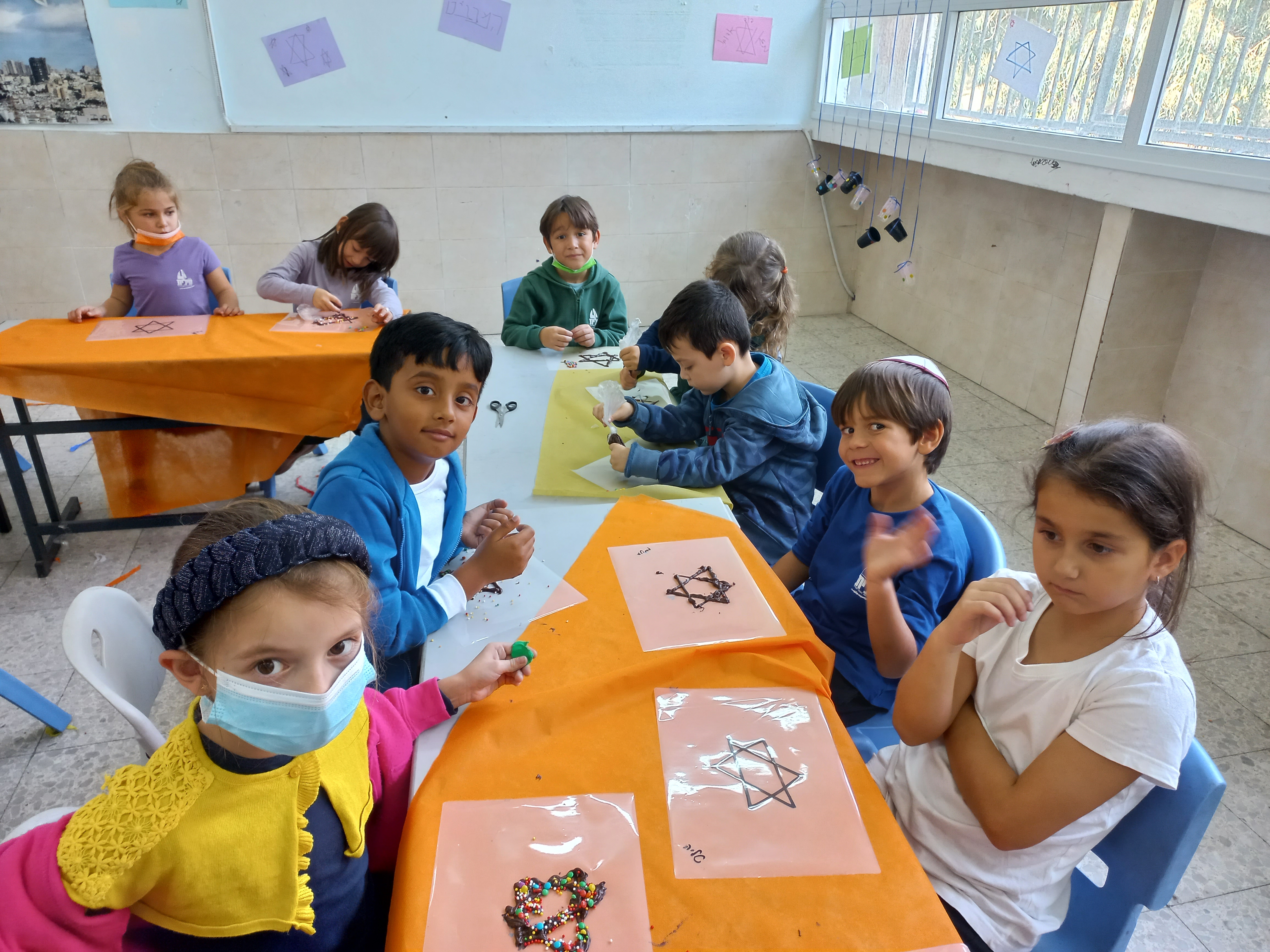 פעילות בית סיפרית בנושא על הגבורות.