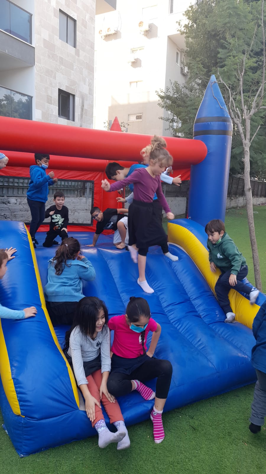 קייטנת חנוכה- קפצנו וחגגנו נהננו מאד!