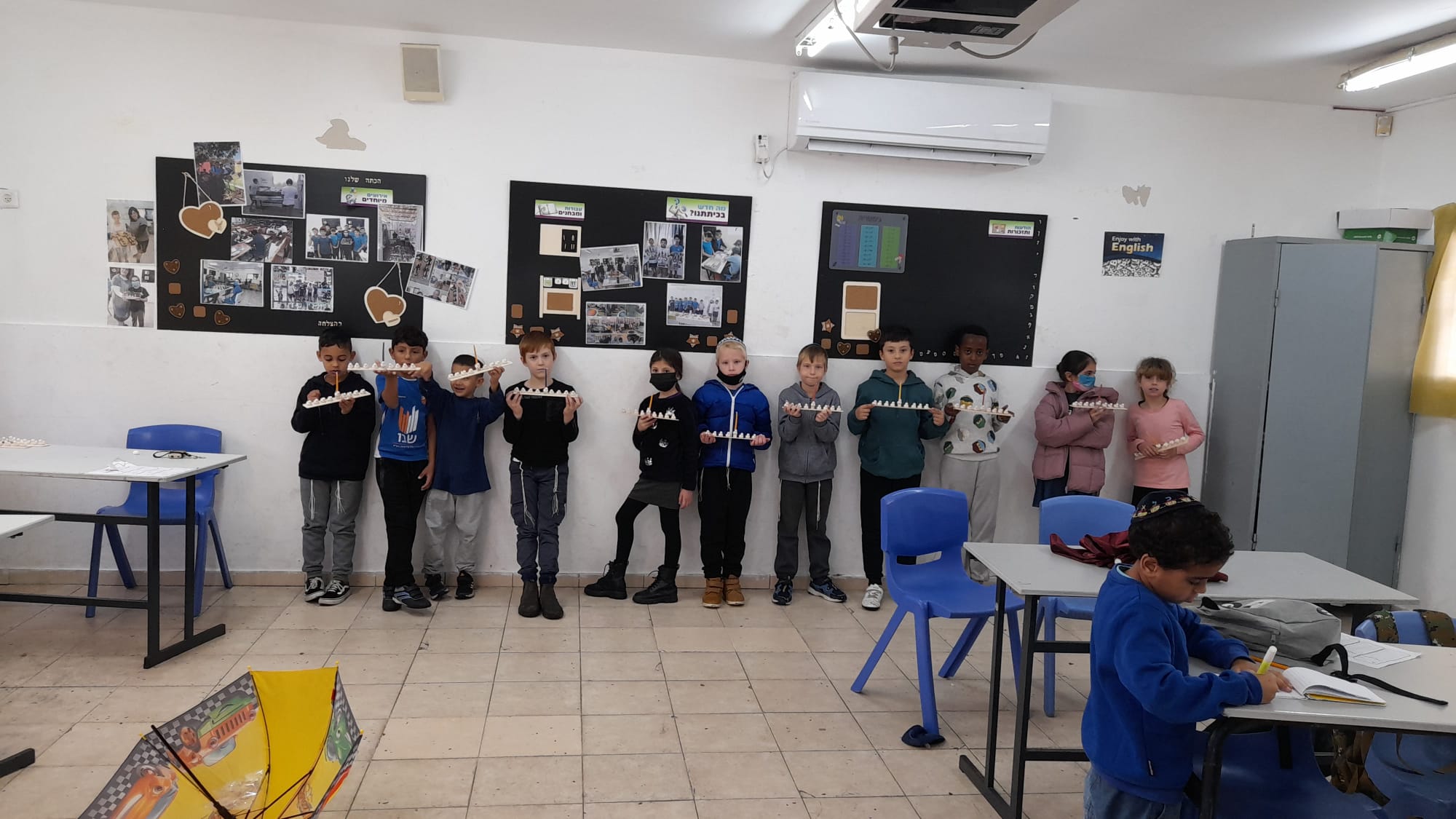 קייטנת חנוכה- יצרנו חנוכיות מדהימות .